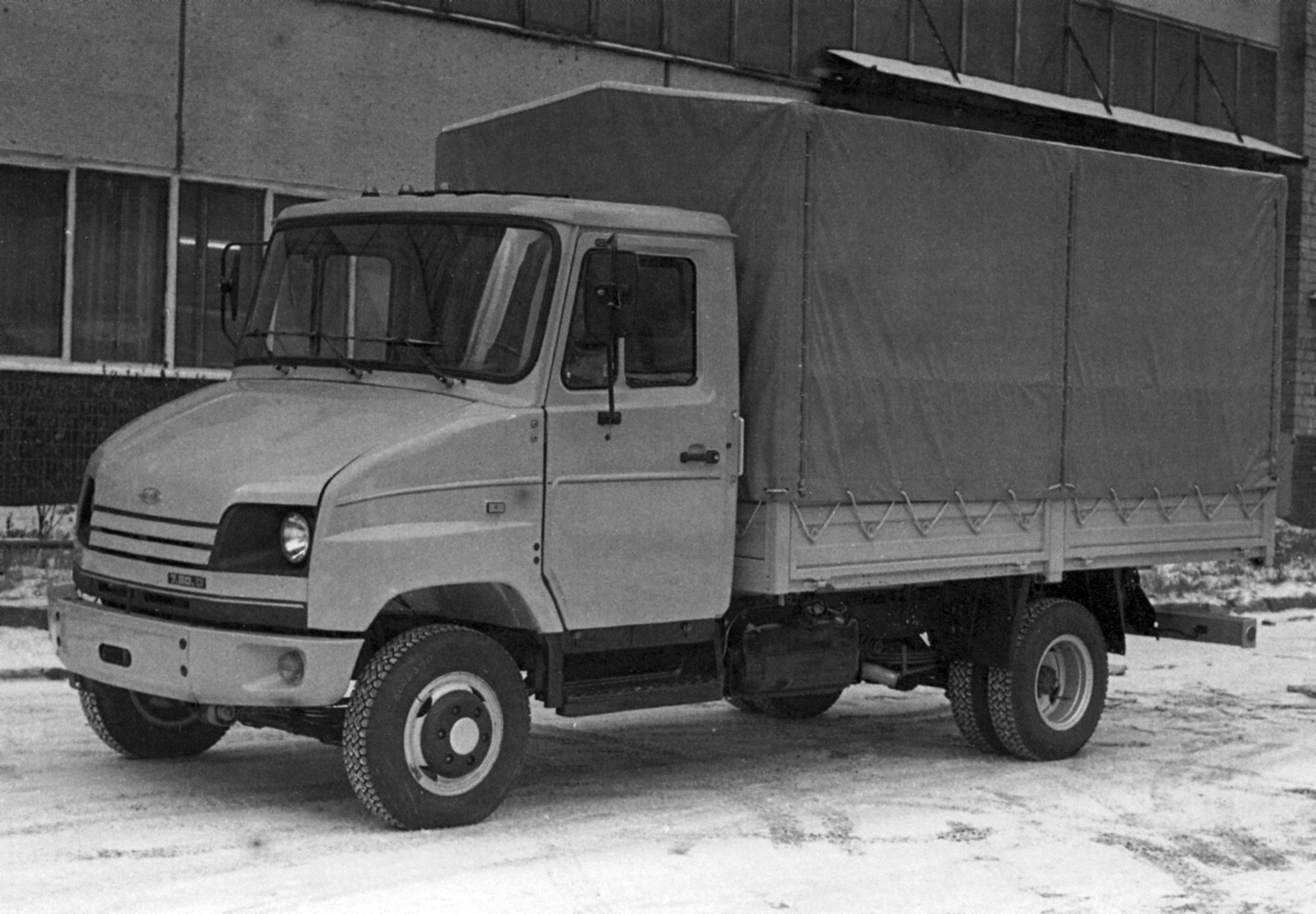В России продают один из двухсот Бычков на шасси Mercedes-Benz