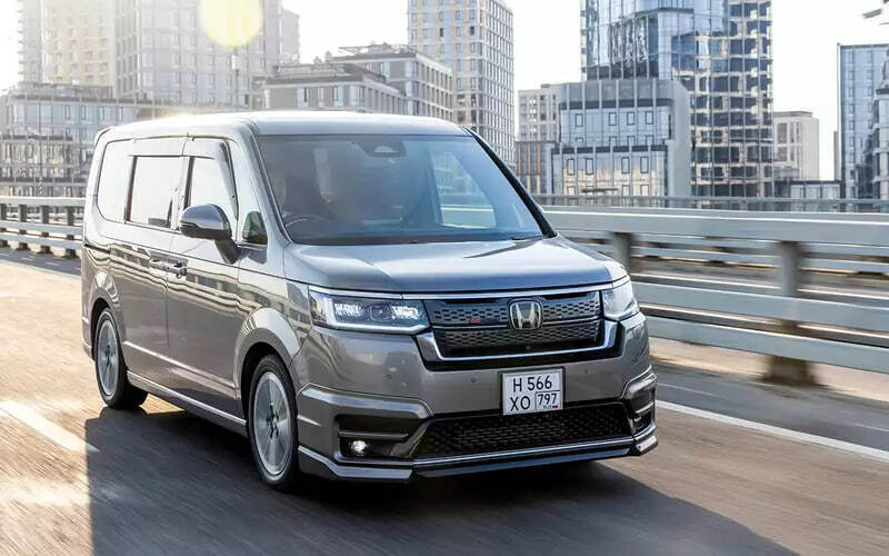 Honda Stepwgn с полным приводом обойдется россиянам в 3 млн рублей