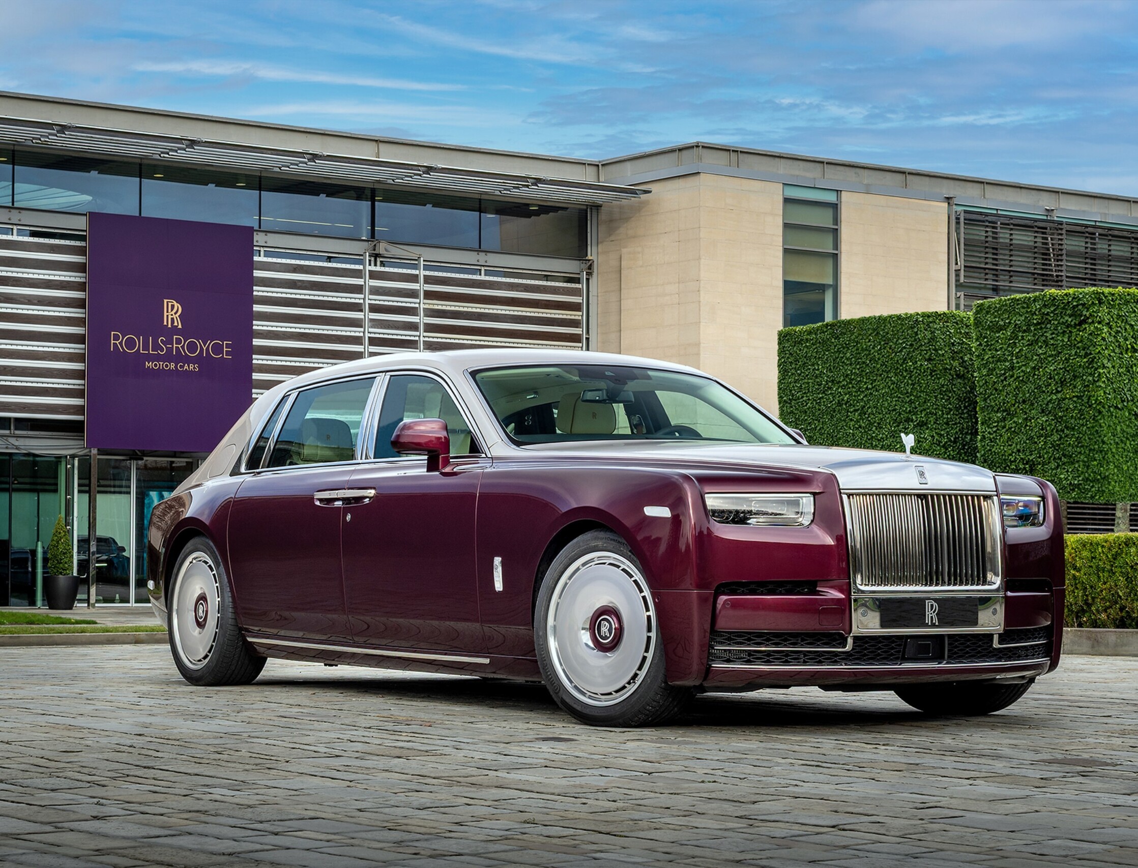 Rolls-Royce потратил девять месяцев, чтобы украсить Phantom морскими ракушками