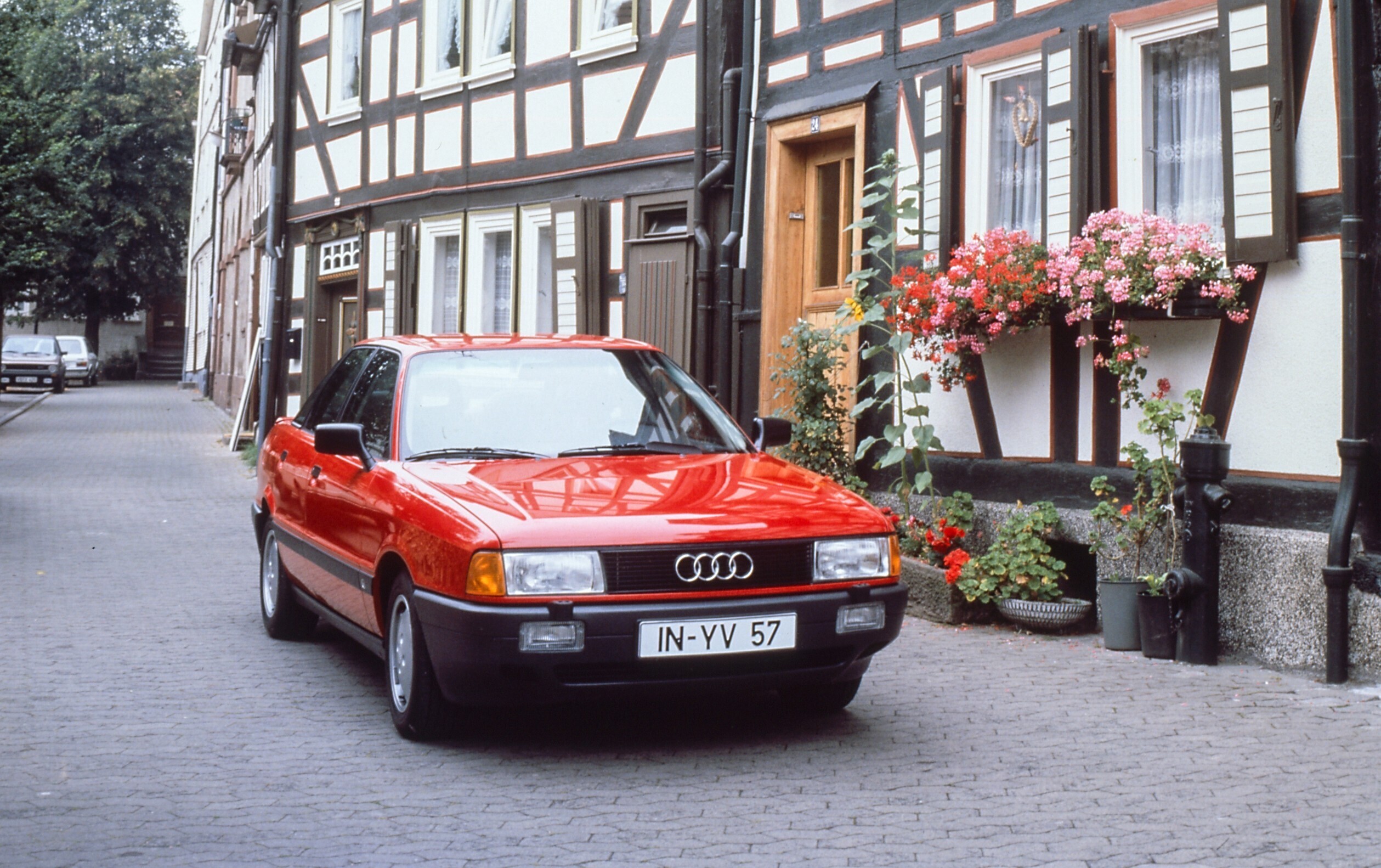 Белорус рассказал, как почти 30 лет ездит на пригнанной из Германии Audi 80