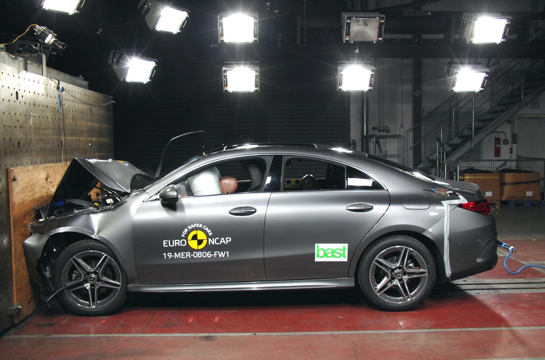 nazvany samye bezopasnye avtomobili