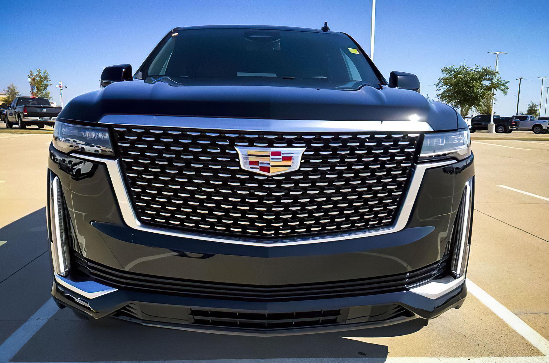 cadillac escalade i chevrolet suburban