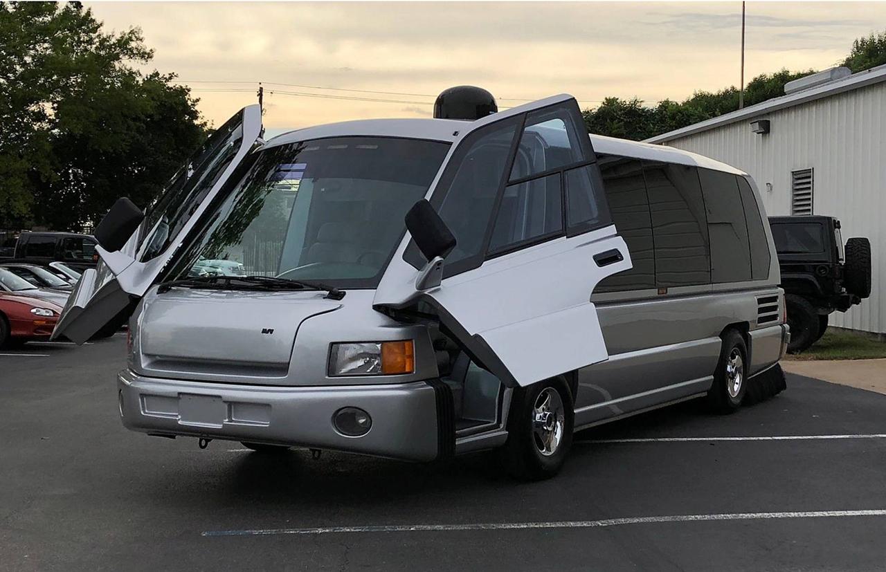 История первого автобуса-лимузина