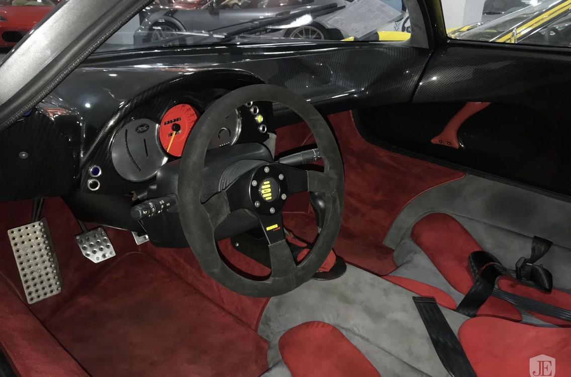 Концептуальное авто Sbarro GT1 1999: особенности экстерьера и интерьера