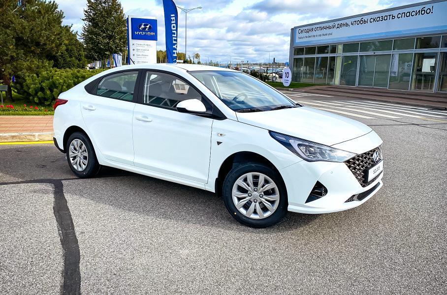 Хендай солярис 2020 актив плюс. Новый hyundai solaris 2023. Солярис 2024 внедорожник. Hyundai юбилейный автомобиль. Хендай солярис 2022 салон.