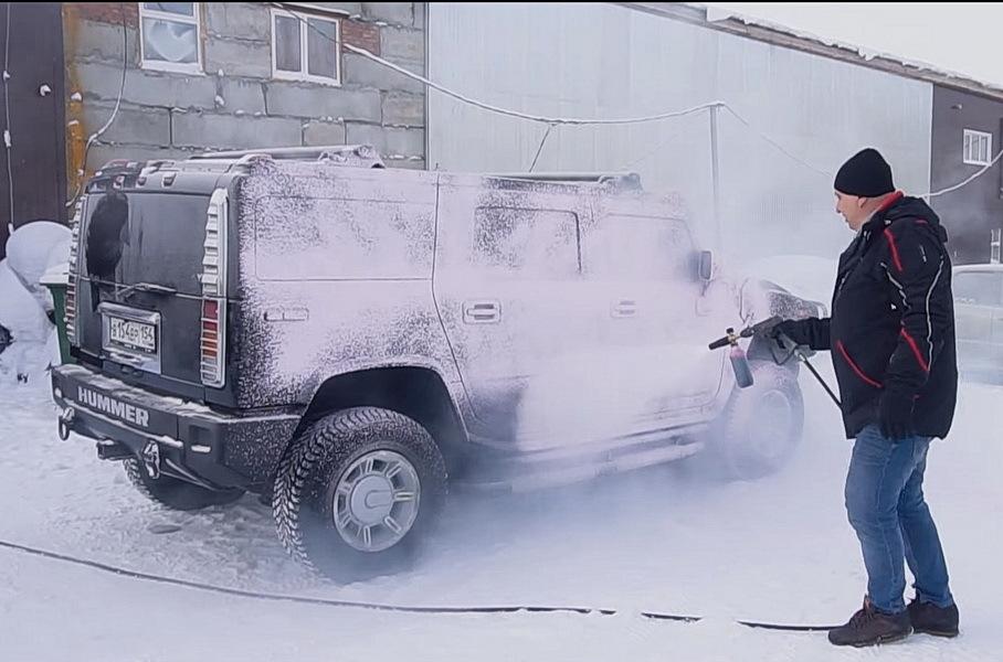 Видео: что будет, если мыть машину на улице в 40-градусный мороз — Motor