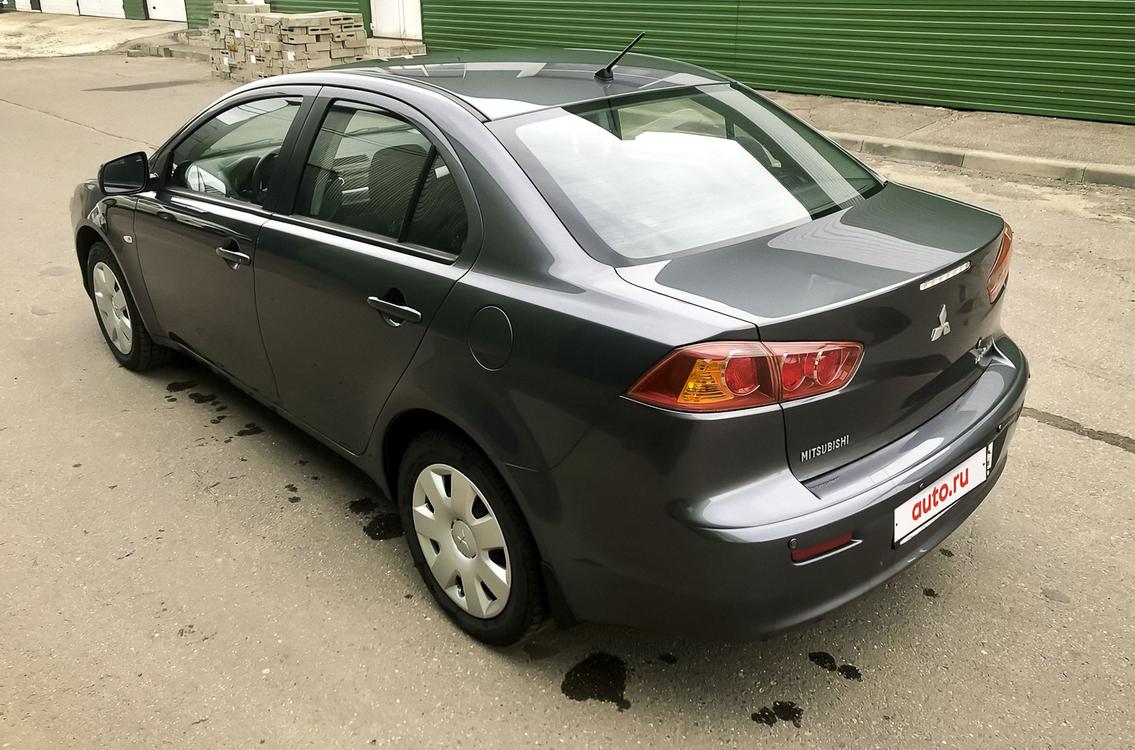 Новый Mitsubishi Lancer на 13 лет забыли в гараже. Теперь его продают почти  за миллион рублей — Motor