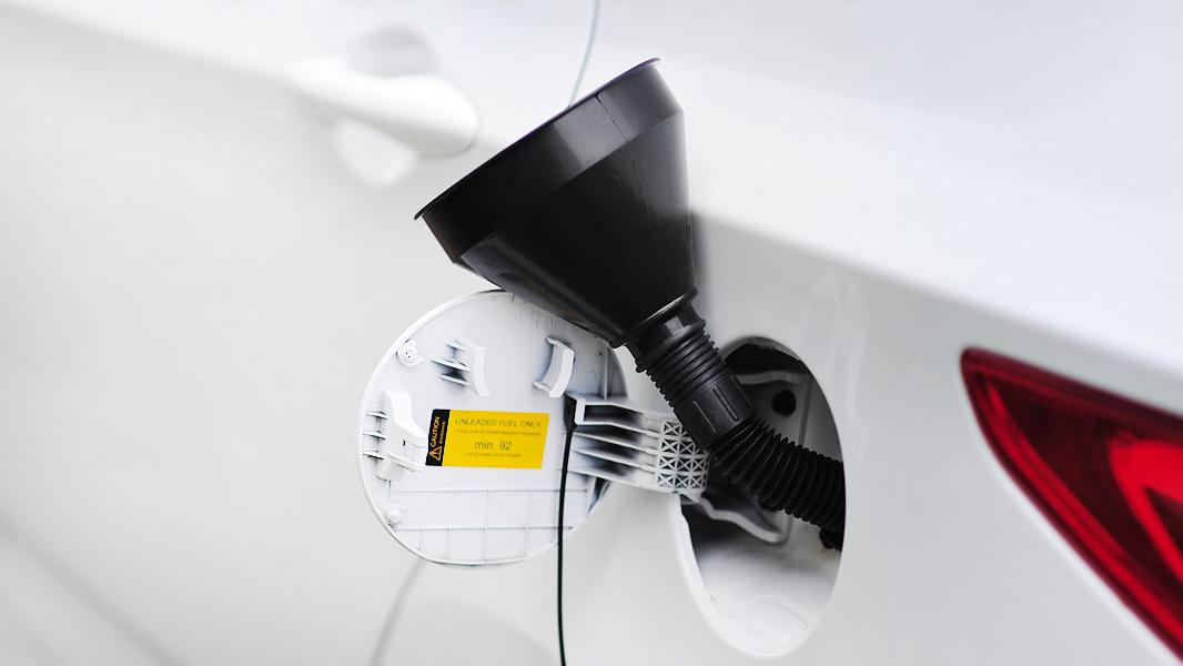 Проверяем, как загруженность машины влияет на экономию топлива ...