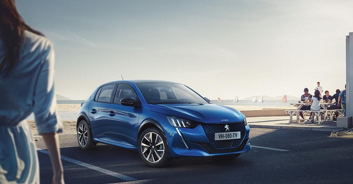 Новый хэтчбек Peugeot триста восемь 2017 года