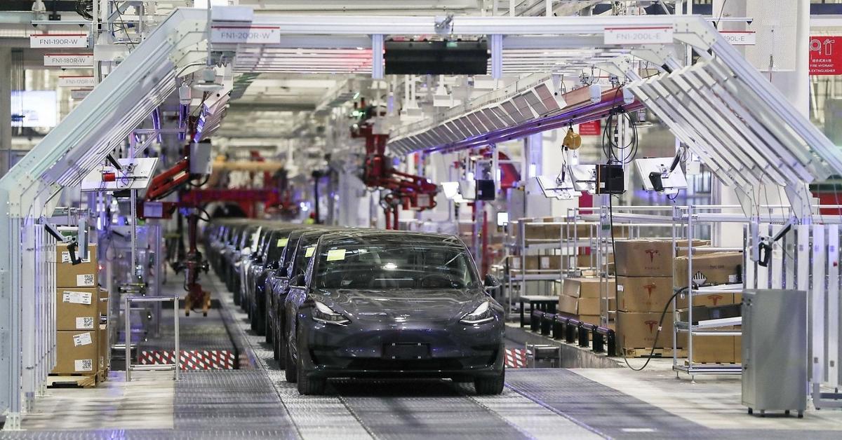 Tesla электротехническая компания