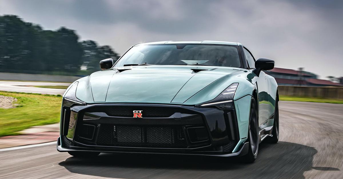 Электромобиль nissan gtr
