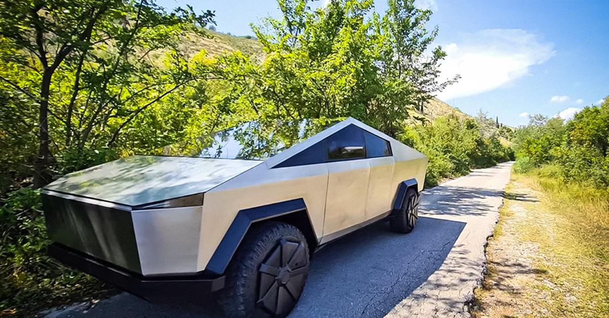 Tesla cybertruck салон фото