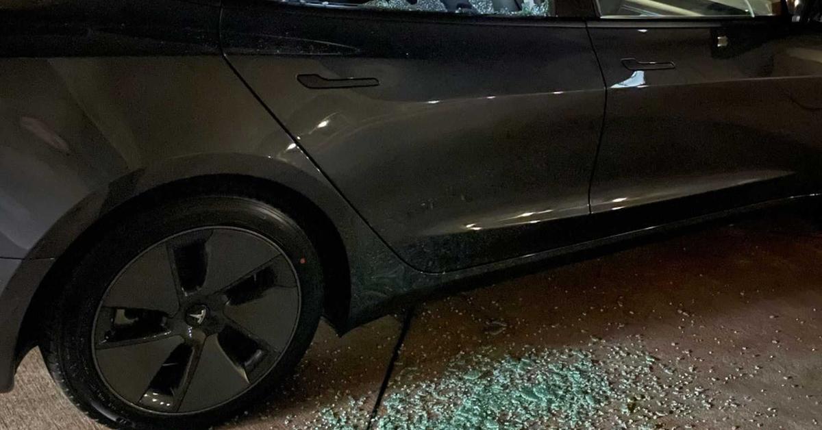 Tesla двери вверх