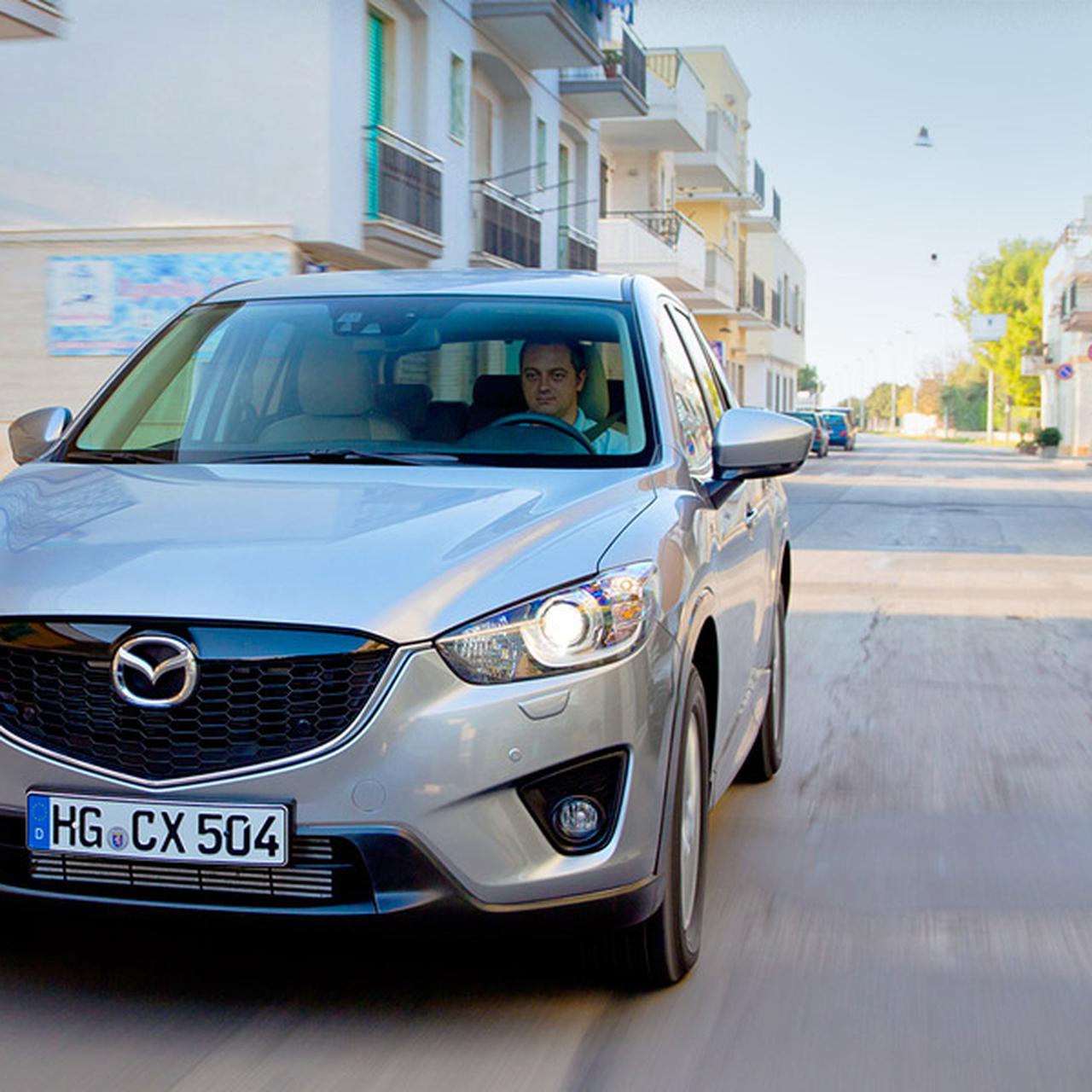 Знакомимся с первым компактным кроссовером Mazda — Тест-драйв — Motor