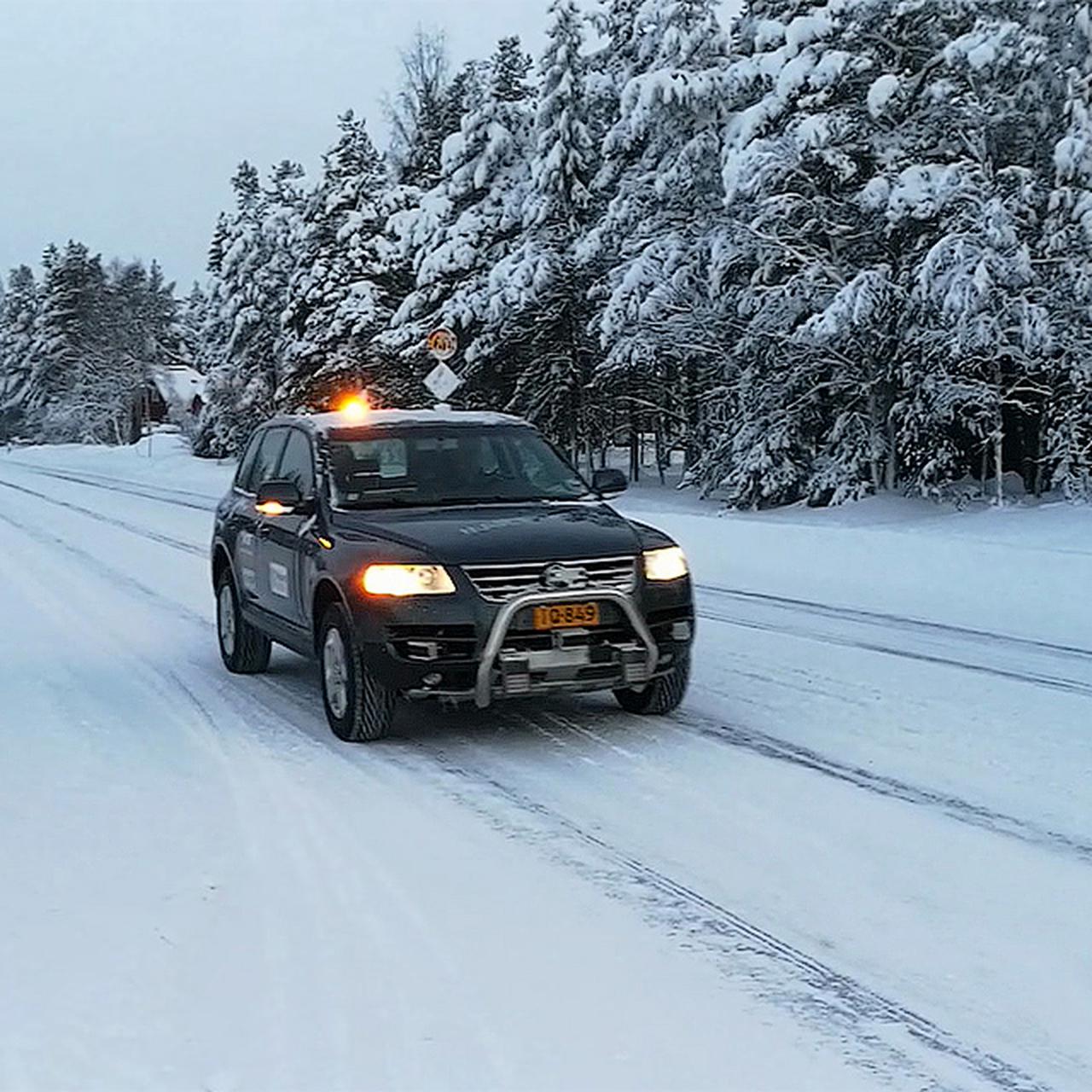 Финны сделали автопилот для езды по заснеженным дорогам — Motor