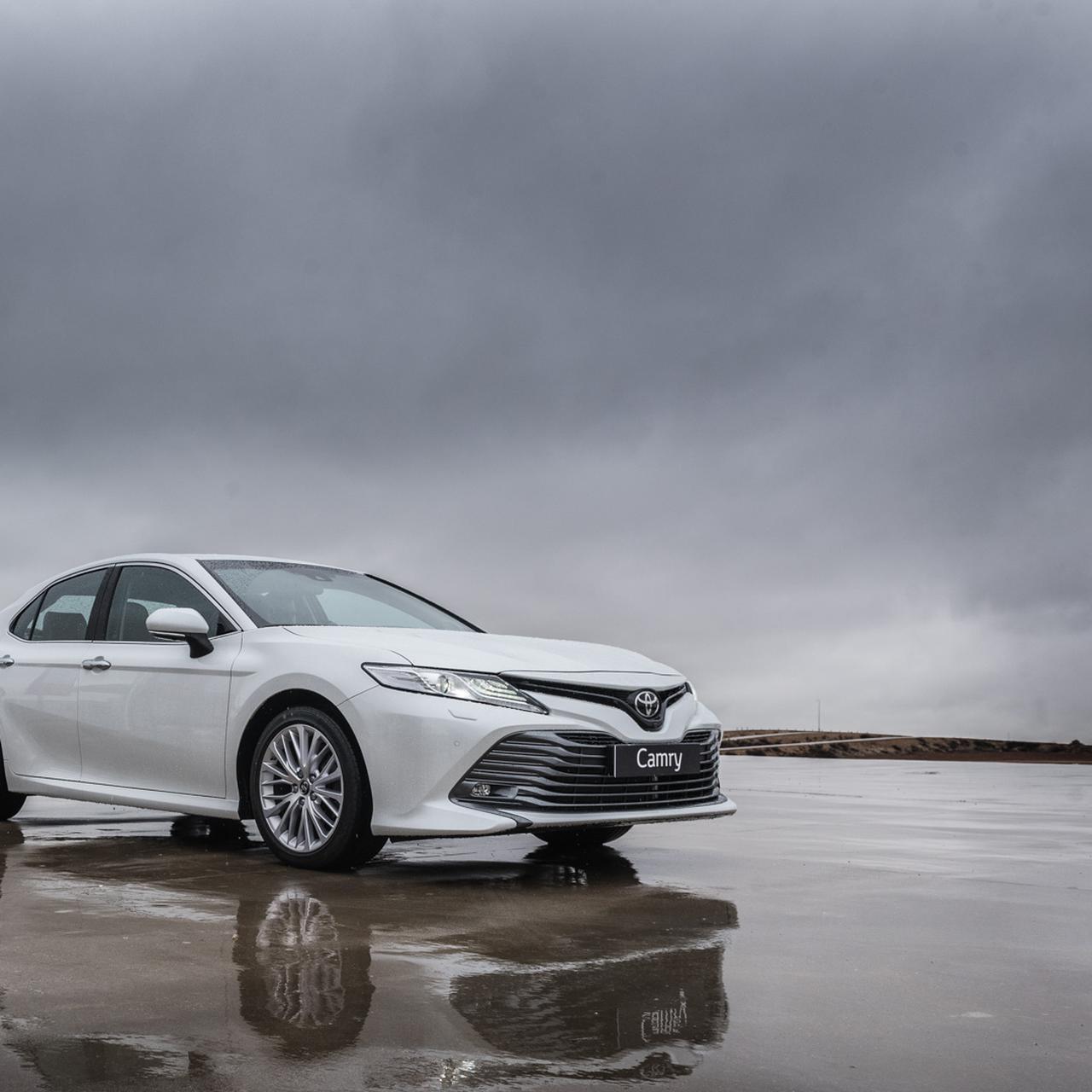 Первый тест российской Toyota Camry, которая изменилась до неузнаваемости —  Тест-драйв — Motor