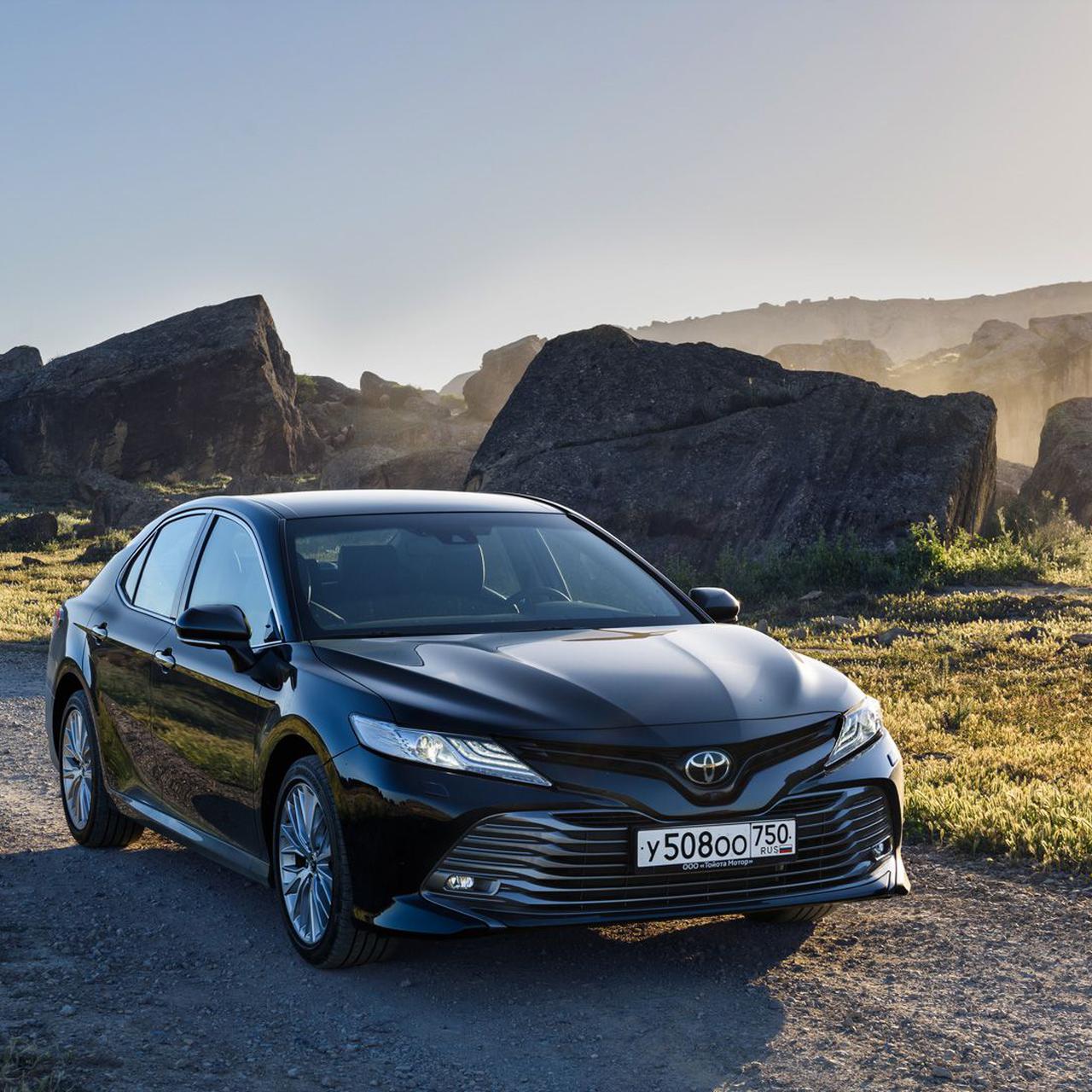 Мы поездили на новой Camry и не поверили, что это Toyota — Тест-драйв —  Motor