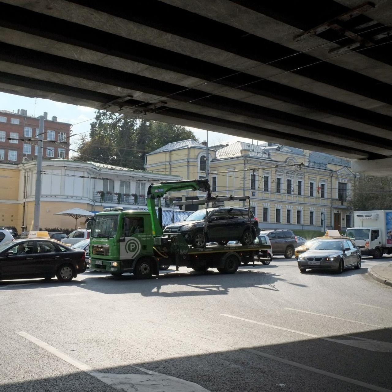 Автомобили без страховки предложили отправлять на штрафстоянку — Motor