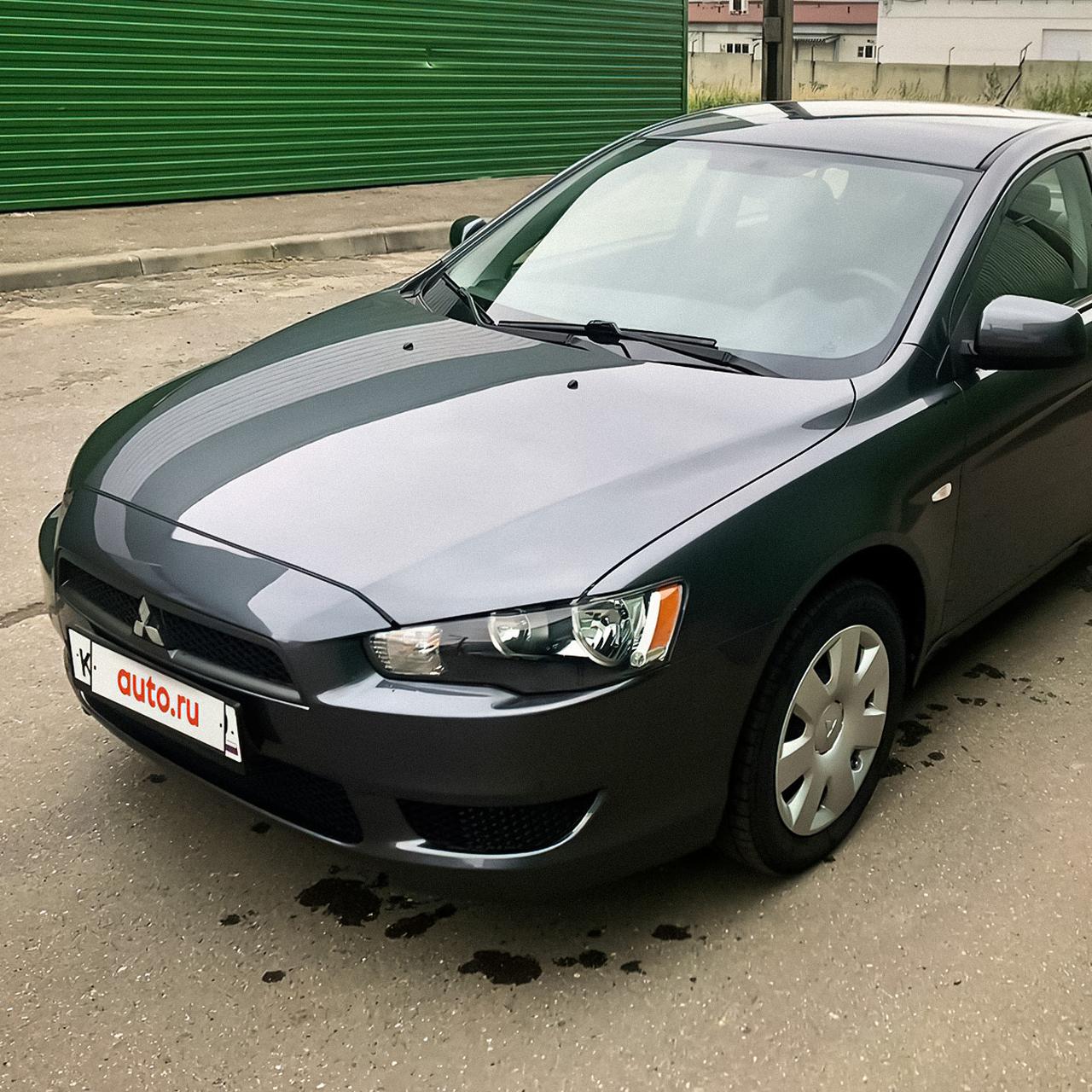 Новый Mitsubishi Lancer на 13 лет забыли в гараже. Теперь его продают почти  за миллион рублей — Motor