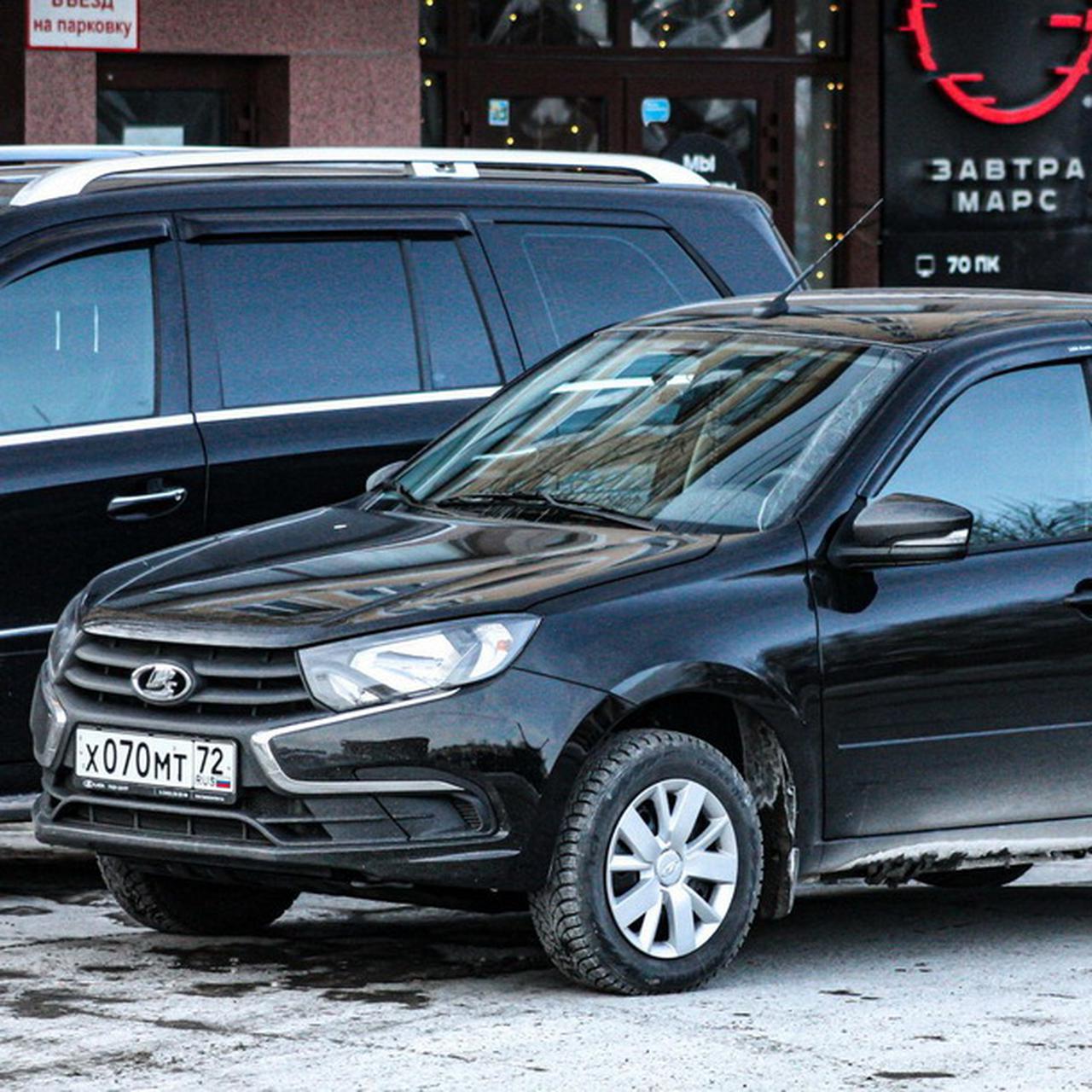 АвтоВАЗ красит новые автомобили в один цвет из-за дефицита краски — Motor