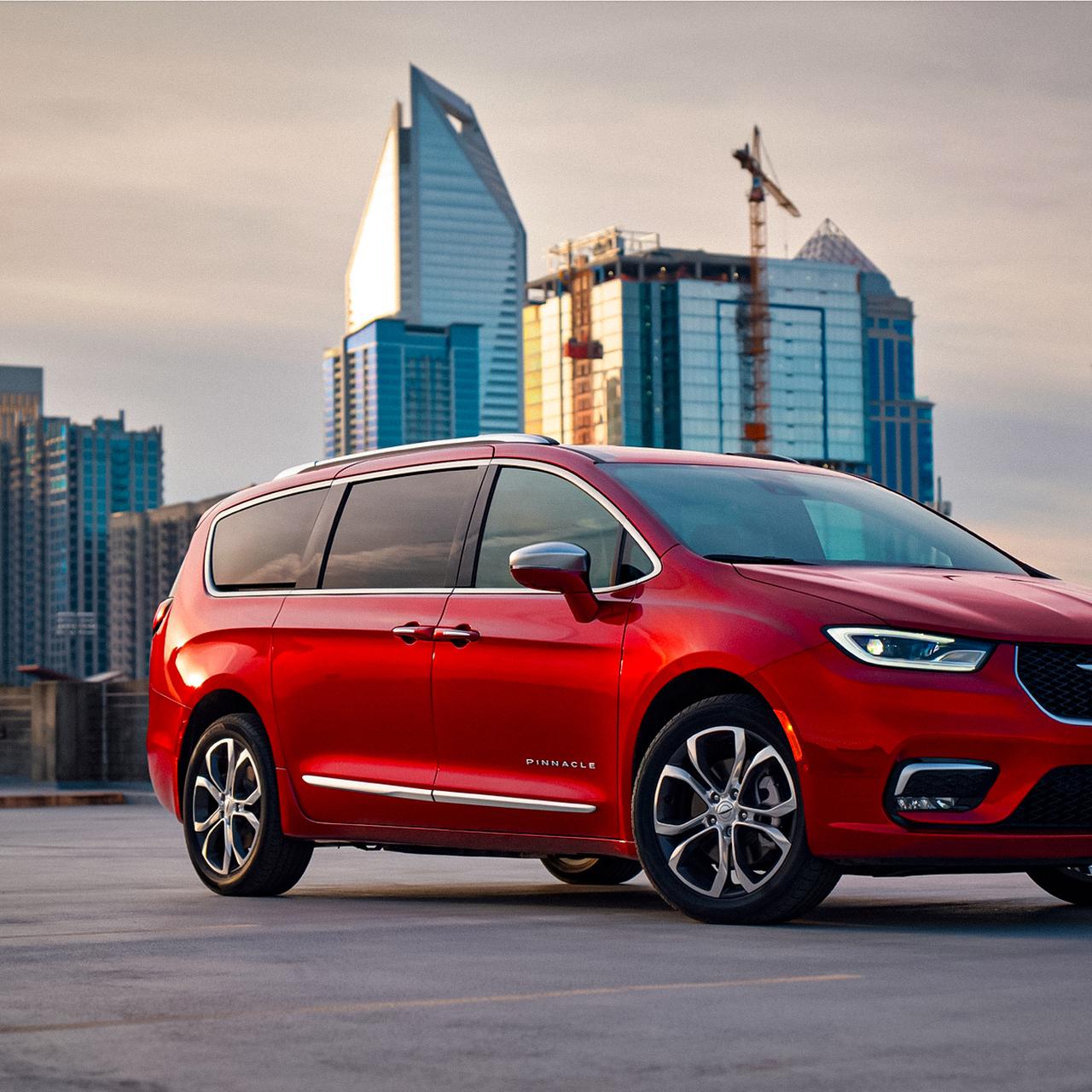 Крайслер Пацифика 2023