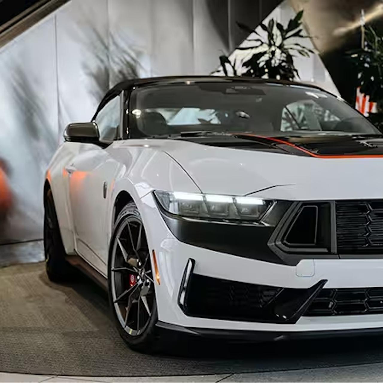 Ford построил уникальный кабриолет Mustang Dark Horse — Motor