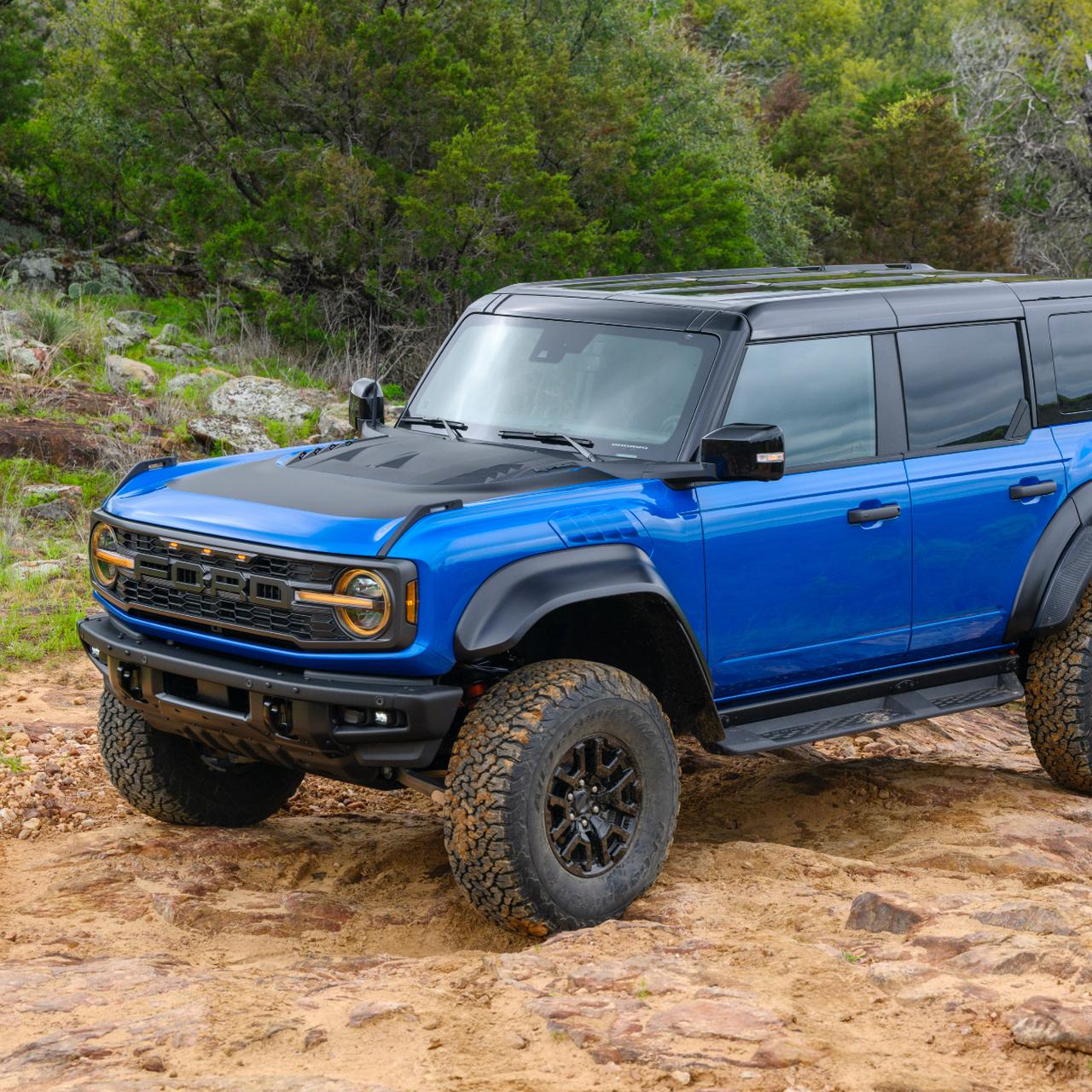 Новую версию Ford Bronco Raptor показали во время солнечного затмения —  Motor