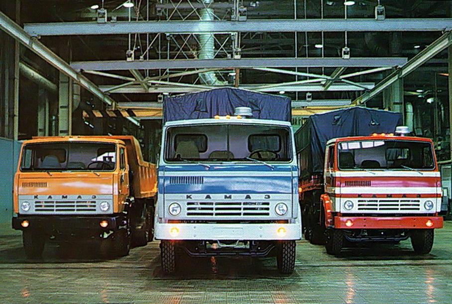 Автомобильный завод. КАМАЗ. Кузов грузовика.. КАМАЗ экспорт. Кабина КАМАЗА 1976 года. КАМАЗ компас
