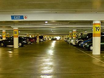 В спальных районах Москвы построят четыре перехватывающие парковки — Motor