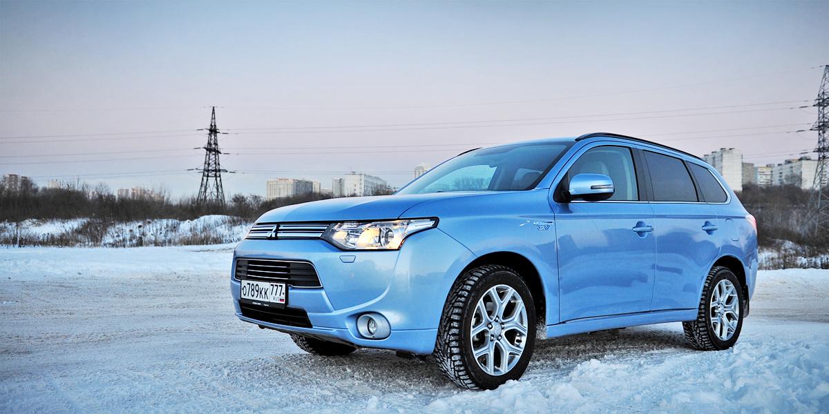 Mitsubishi outlander замена. Митсубиси Аутлендер синий. Мицубиси Аутлендер голубой. Синий Аутлендер 2015. Митсубиси Outlander 2023