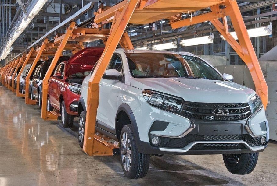 Автоваз приостанавливает производство