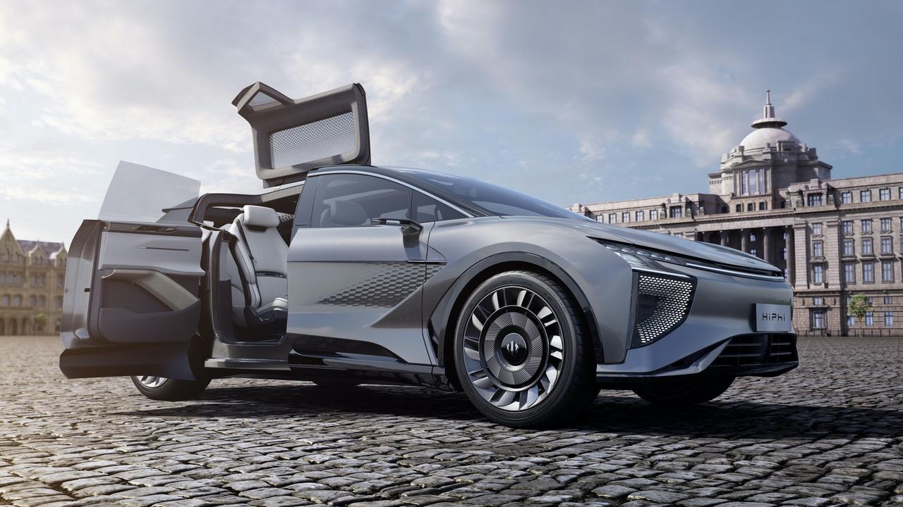 Китайский внедорожник с девятью дверями первым получит встроенную 5G ...