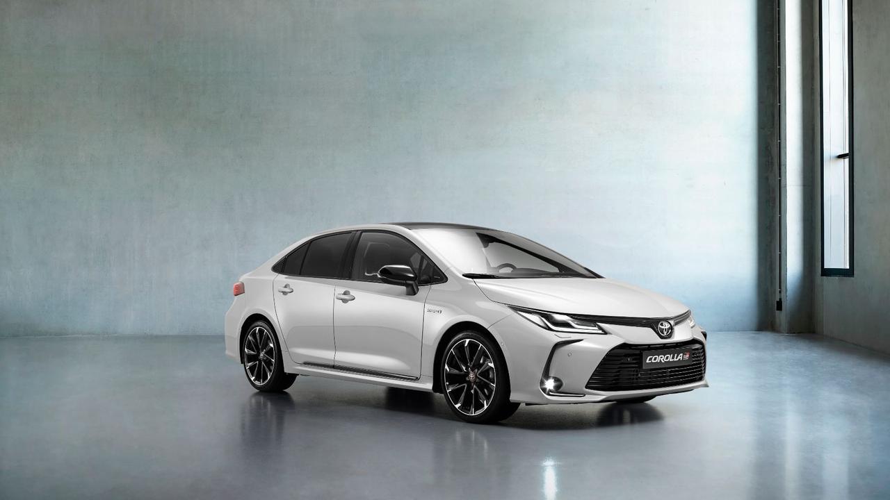 Королла спорт фото Toyota показала седан Corolla GR Sport, который появится в России - Motor