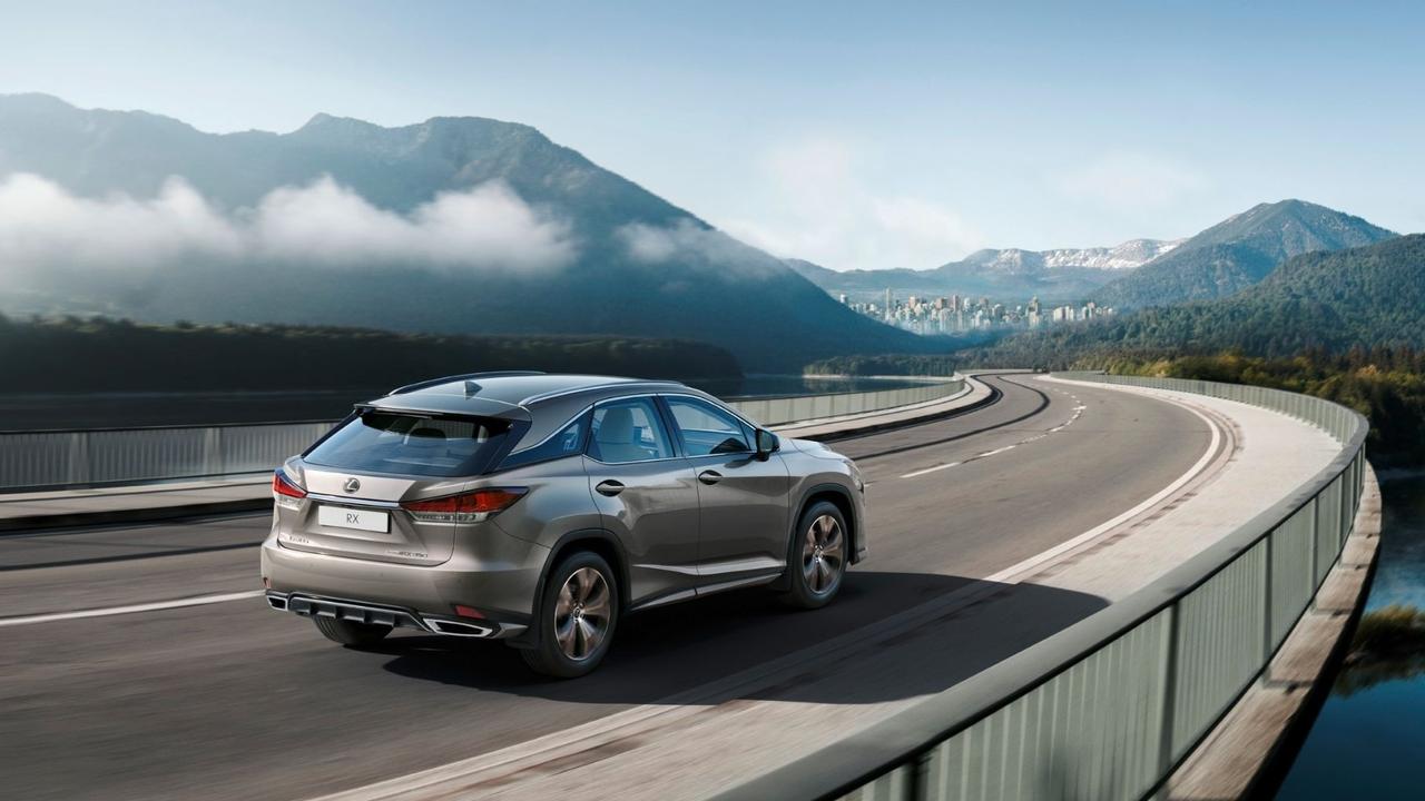 Черный lexus rx