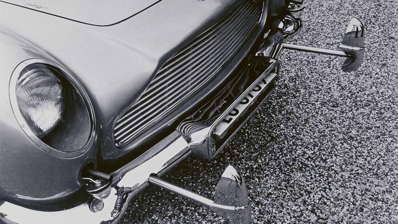 Aston martin джеймса бонда