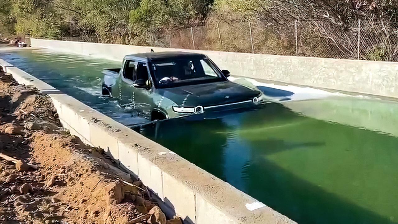 Рихтовка капота видео