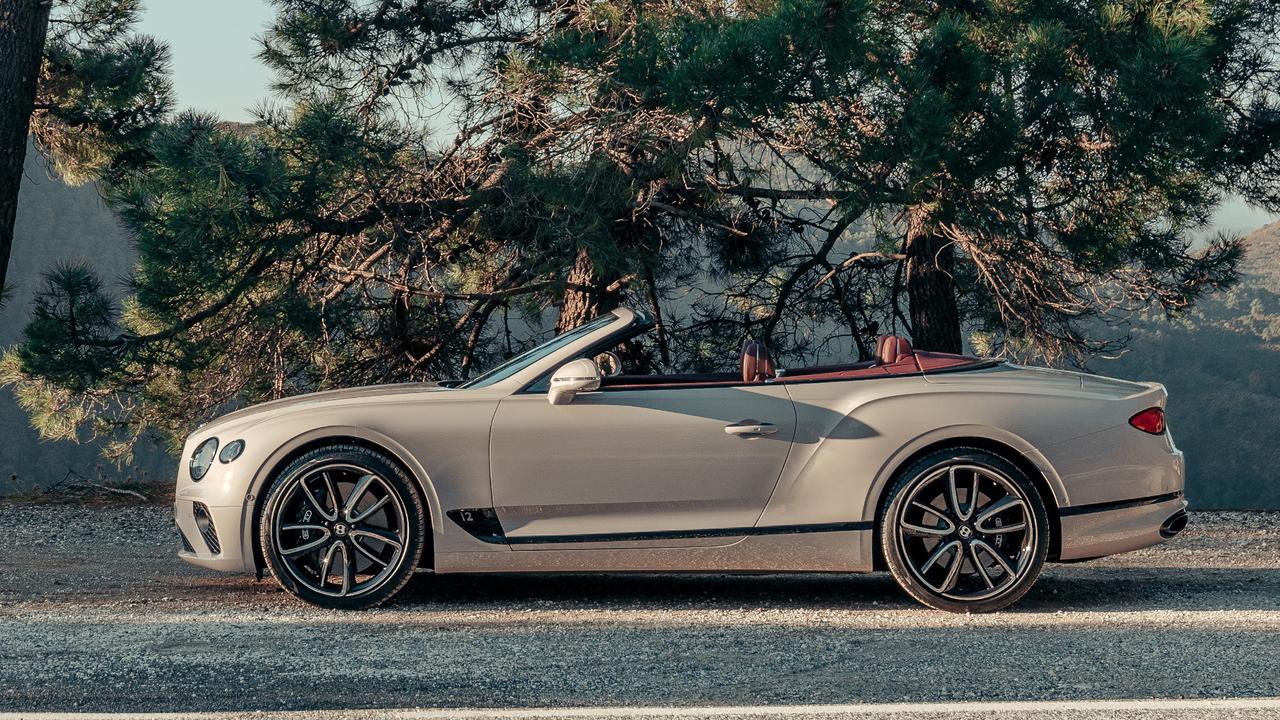 Франсис бентли. Бентли Континенталь кабриолет 2021. Bentley Continental gt Convertible 2021. Bentley Continental gt Cabriolet. 2020 Bentley Continental gt Convertible.