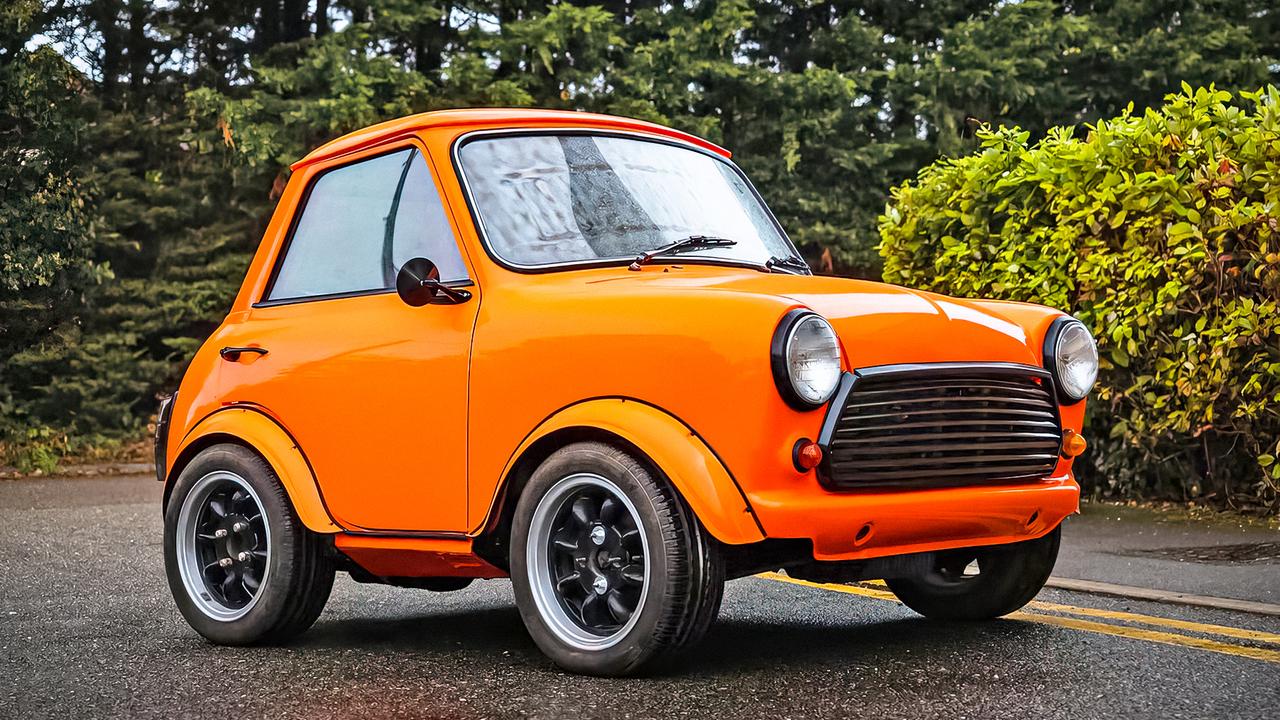 На продажу выставят классический Mini, превращенный в очень короткую ...