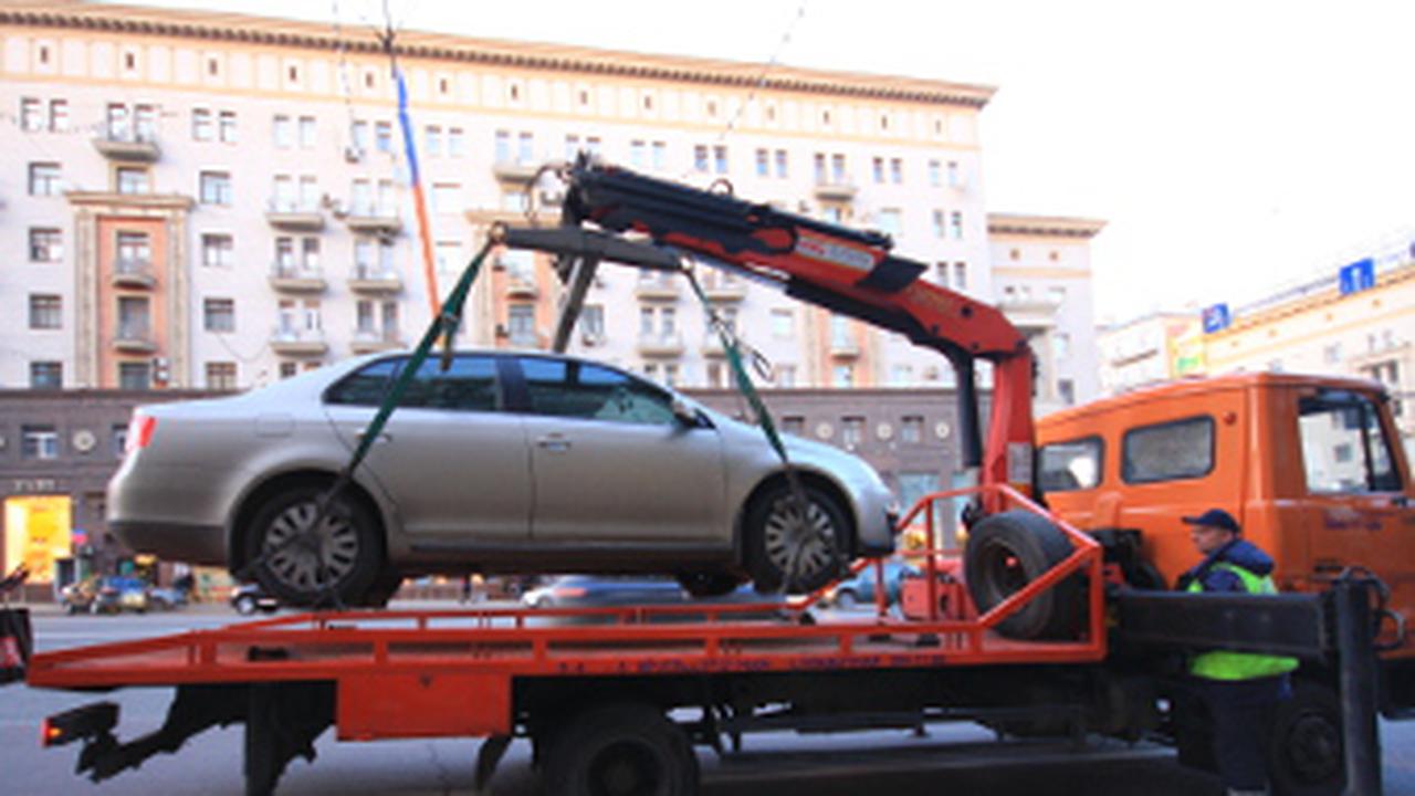 В Москве начнут эвакуировать автомобили с иностранными номерами — Motor