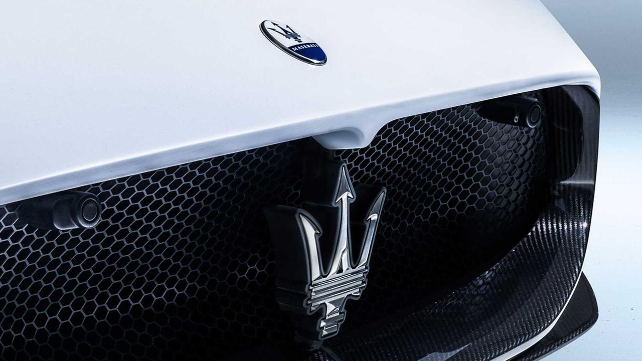 Компания Maserati обновила фирменный «трезубец» — Motor