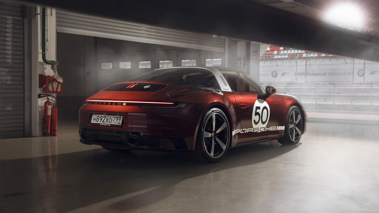 В руках редакторов Мотора побывал Porsche 911 Targa 4S Heritage Design  Edition — Тест-драйв — Motor