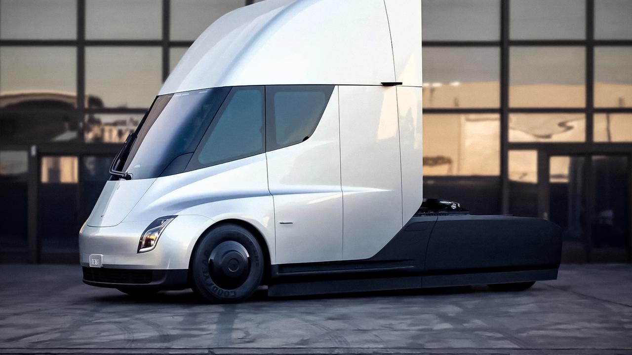 Tesla может начать поставлять Semi уже в этом году, но только одной  компании — Motor