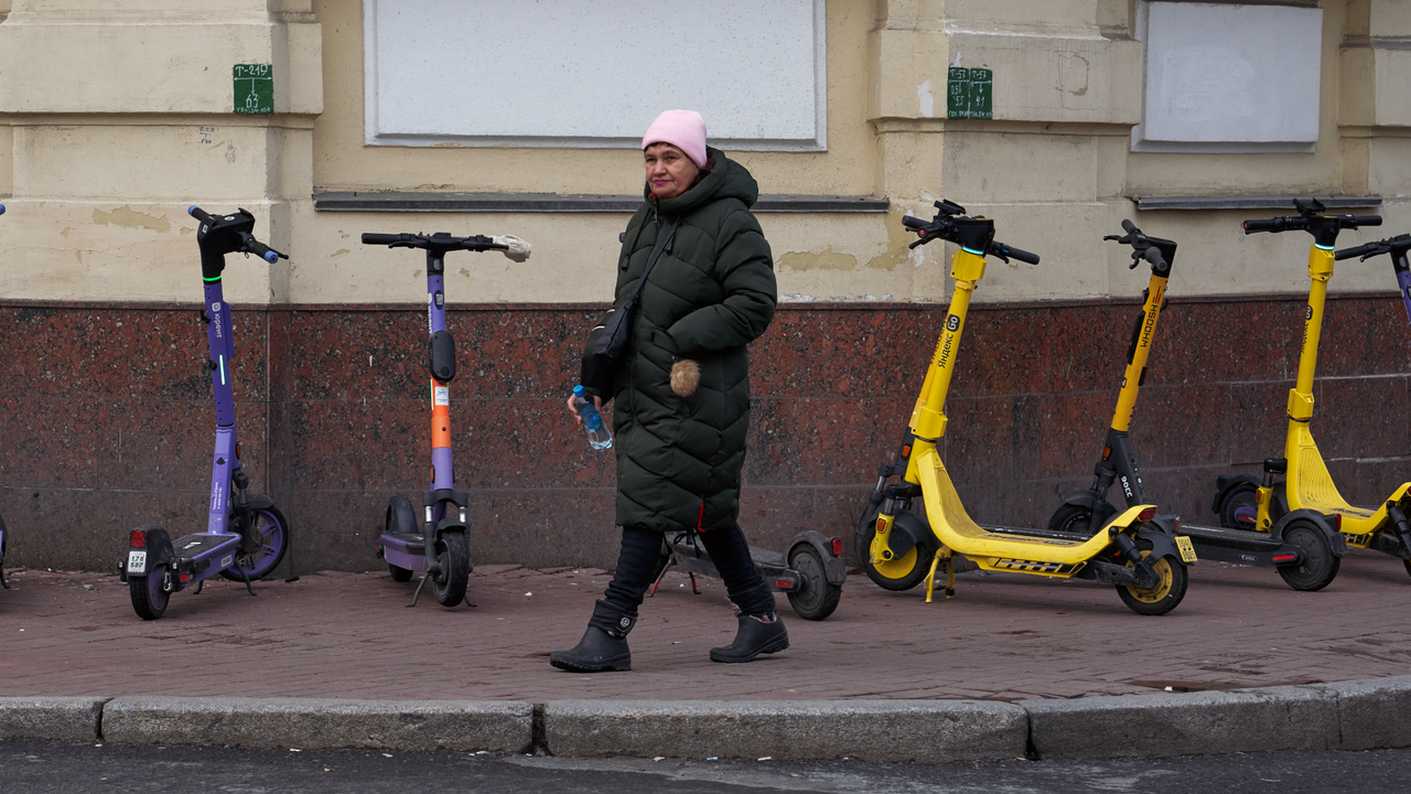 Самокаты в России оснастят номерами для фиксации нарушений камерами — Motor