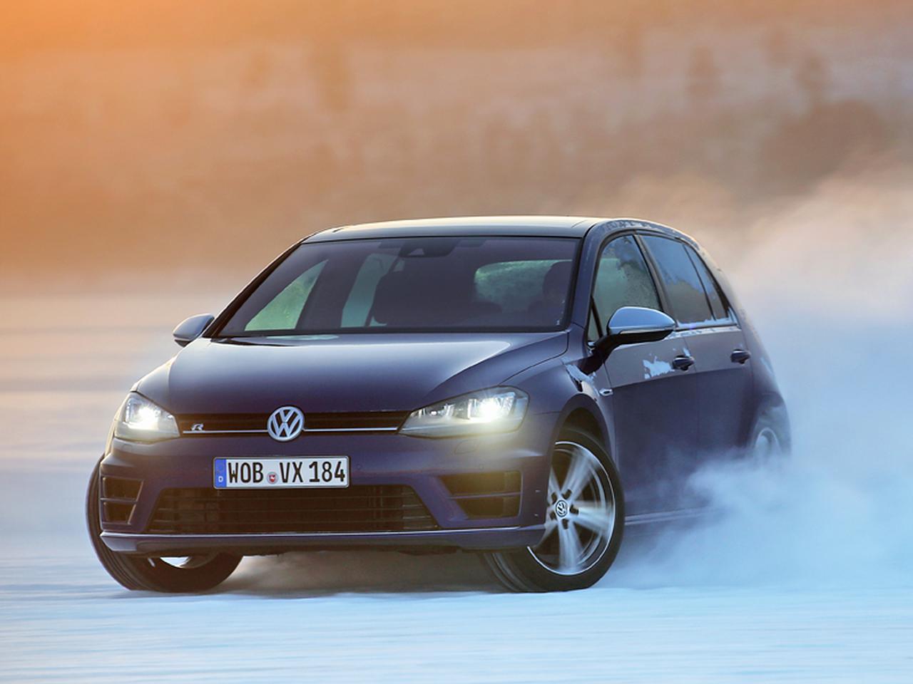 Как новый Volkswagen Golf R едет по льду — Тест-драйв — Motor