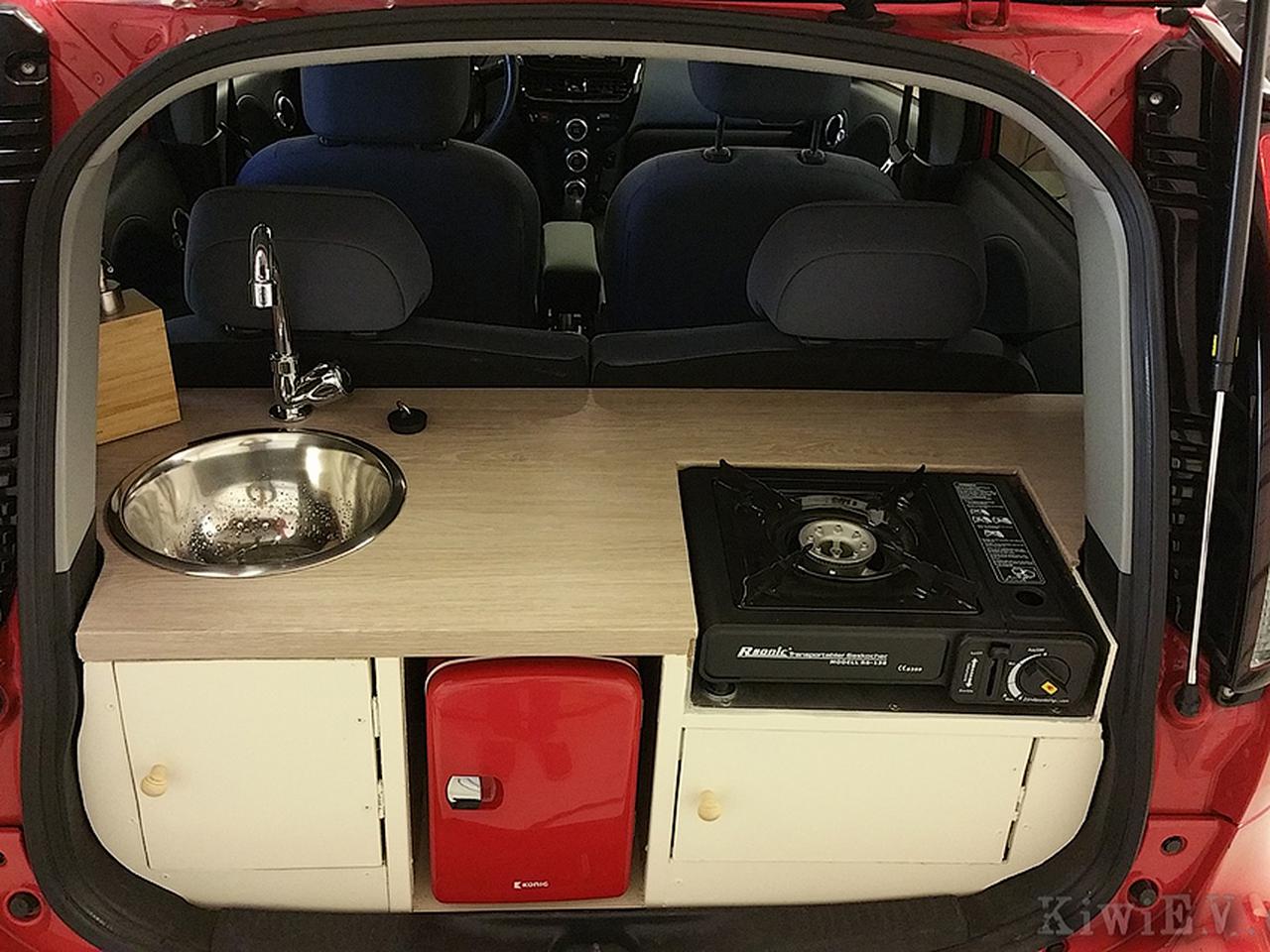 Кухня в багажнике автомобиля