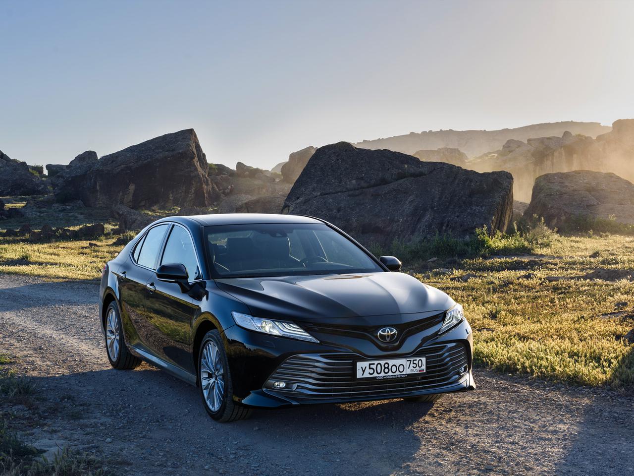 Мы поездили на новой Camry и не поверили, что это Toyota — Тест-драйв —  Motor