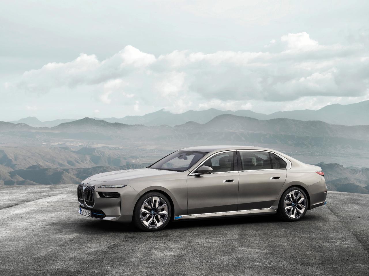 BMW 7 series нового поколения: цена и стоит ли приобретать флагманский седан?