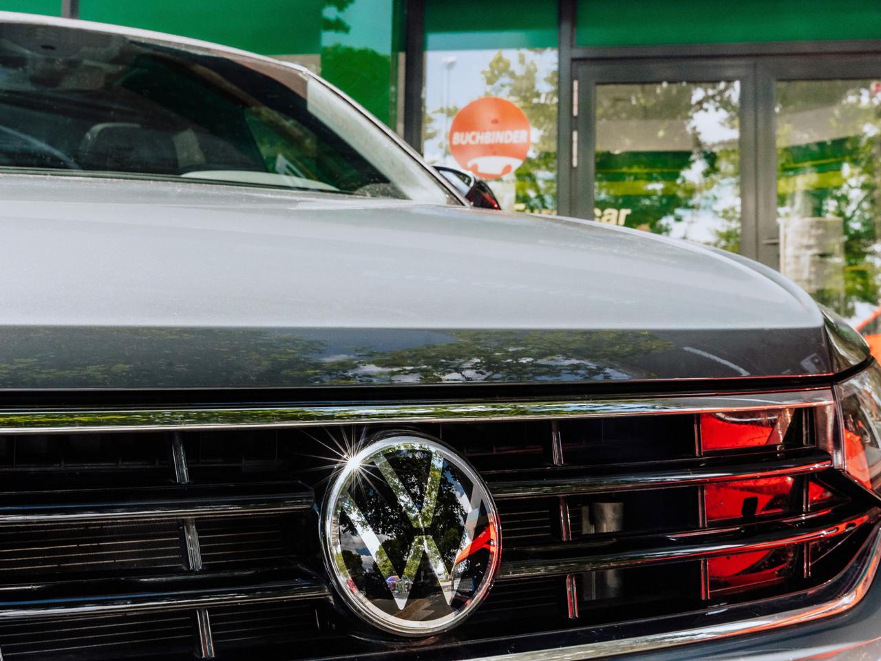 SKODA � VOLKSWAGEN