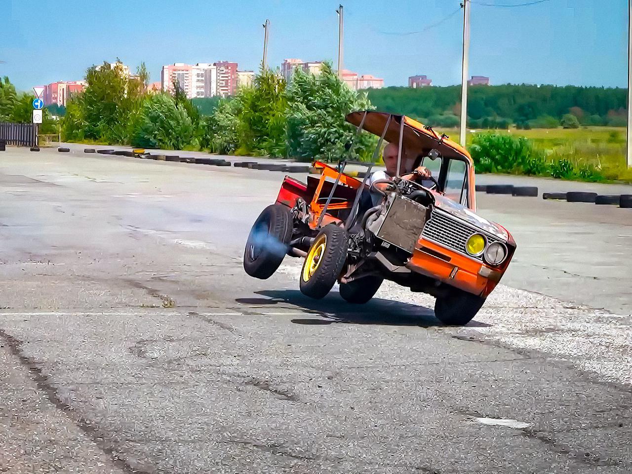 Видео: посмотрите на «арабский» дрифт на половине «Жигулей» — Motor