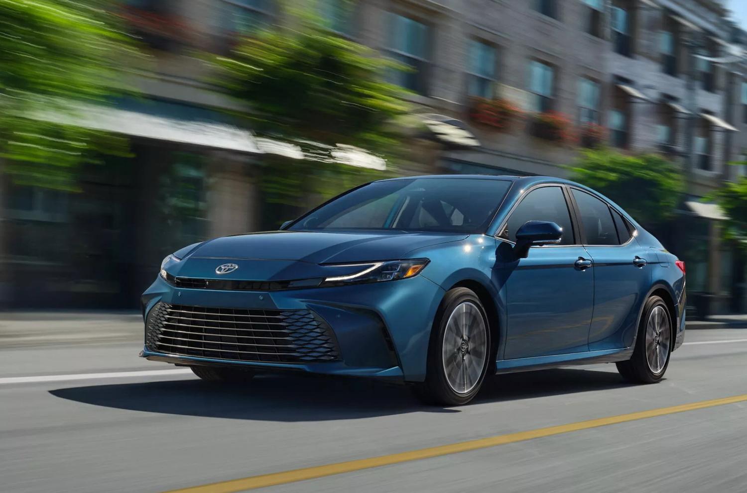 Купить Toyota Camry 2025 Года